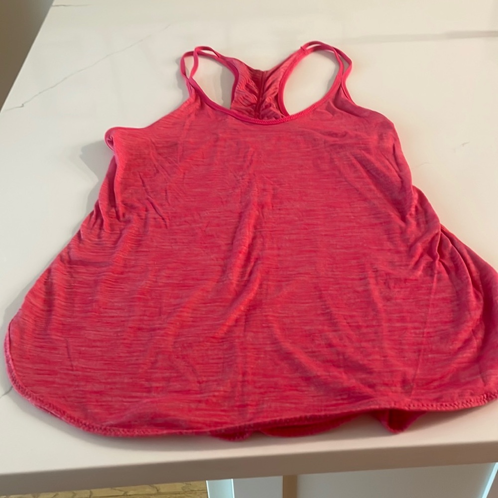 Cute pink LuLulemon tank